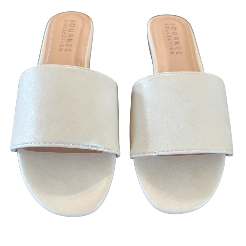 Journee Collection Kolinna Sandal size 8.5